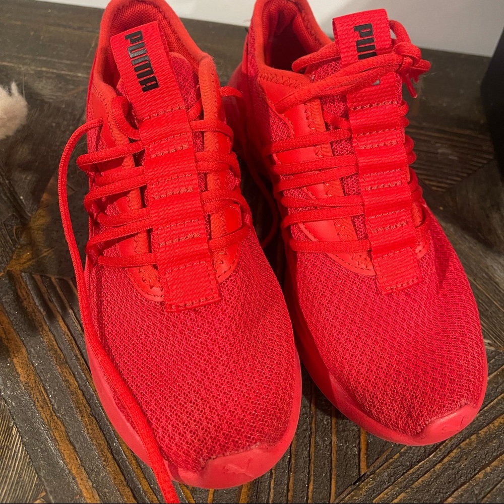 Puma kid shoes size 1